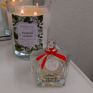 Vince Camuto Amore perfume 1/2 full Missing lid